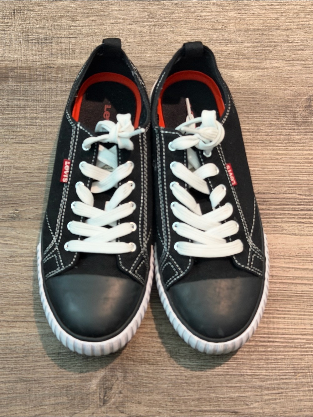 Levi's Black Canvas Low-Top Sneakers with White Laces unisex